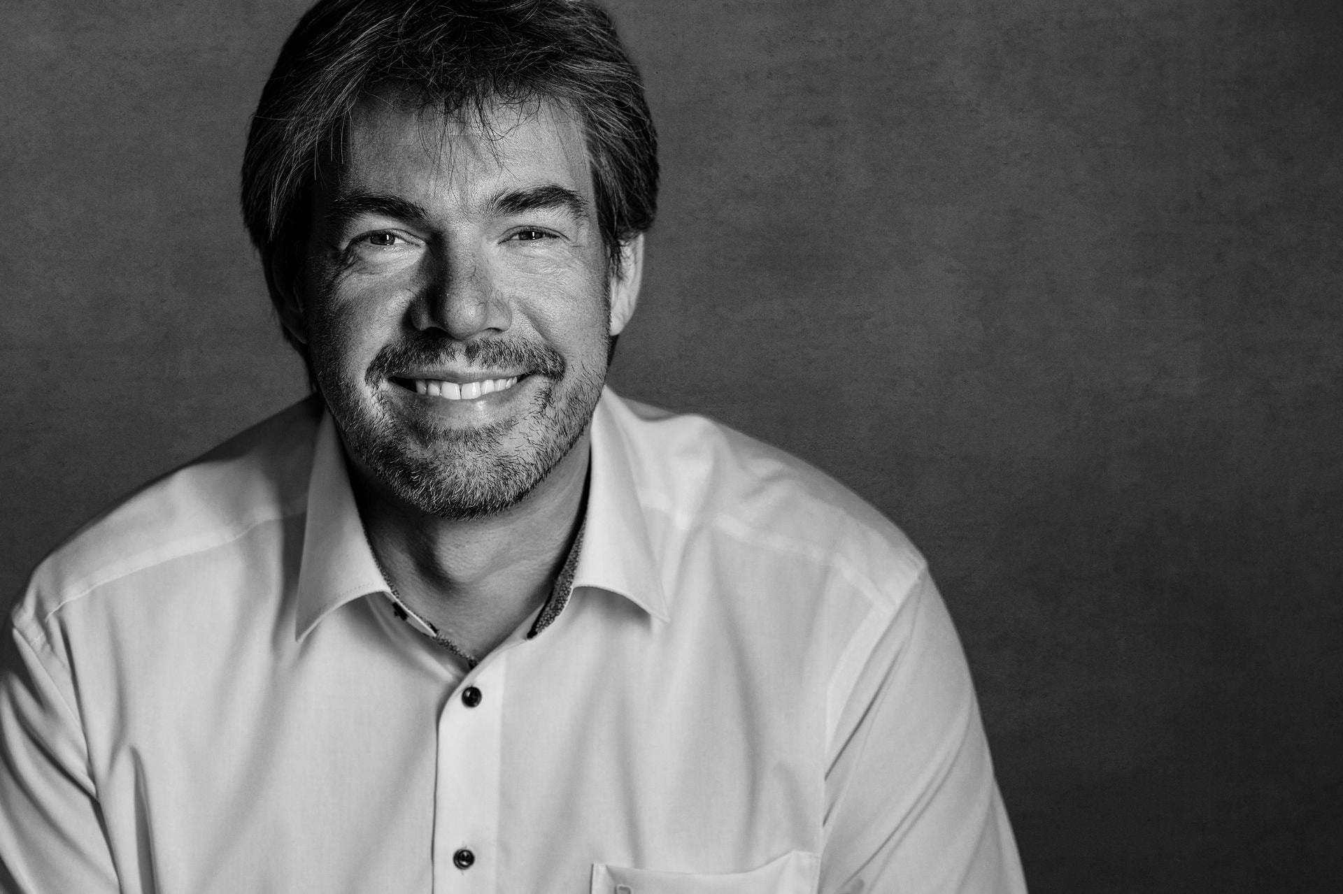 Dirk Koke im Schwarz-Weiß-Porträt